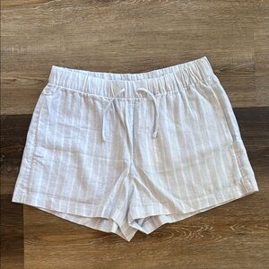 The Group by Aritzia Sontag linen blend shorts